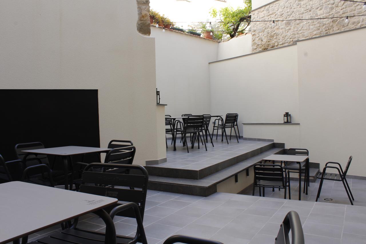 Hostal Universitat Cervera  Exterior photo