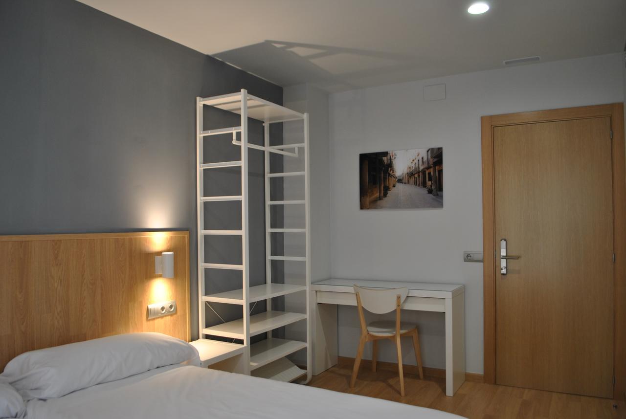 Hostal Universitat Cervera  Exterior photo