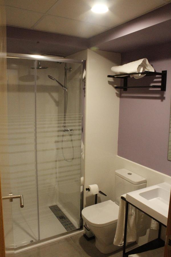 Hostal Universitat Cervera  Exterior photo
