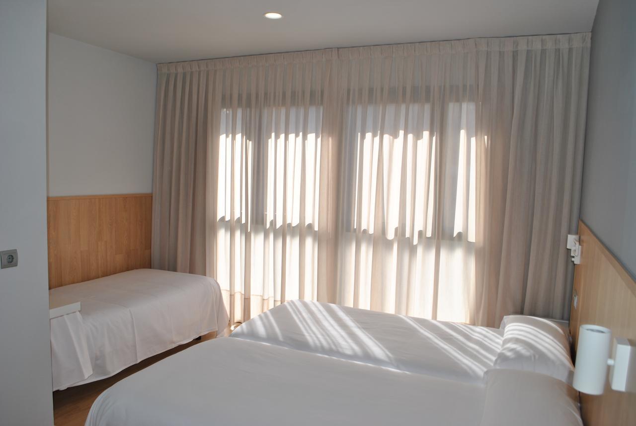 Hostal Universitat Cervera  Exterior photo